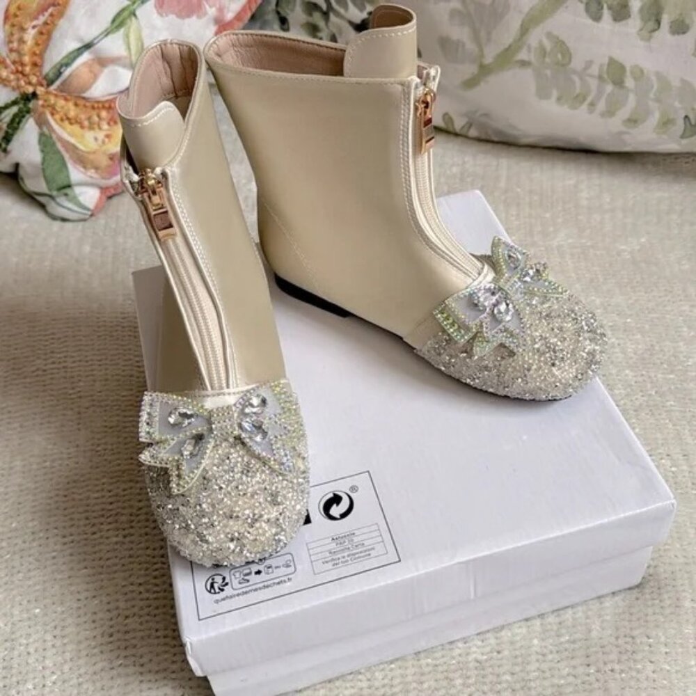 Brand New w/ box✨ Trendy & Elegant Girls' Boots – Size EU 34 ✨ US 1.5